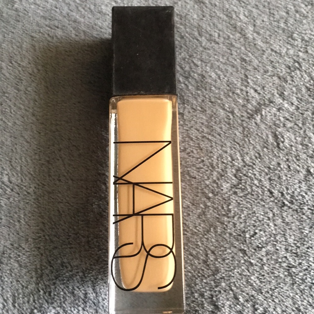 NARS Natural Radiant Foundation